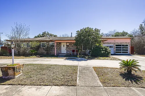 2622 W Summit Ave Photo 1