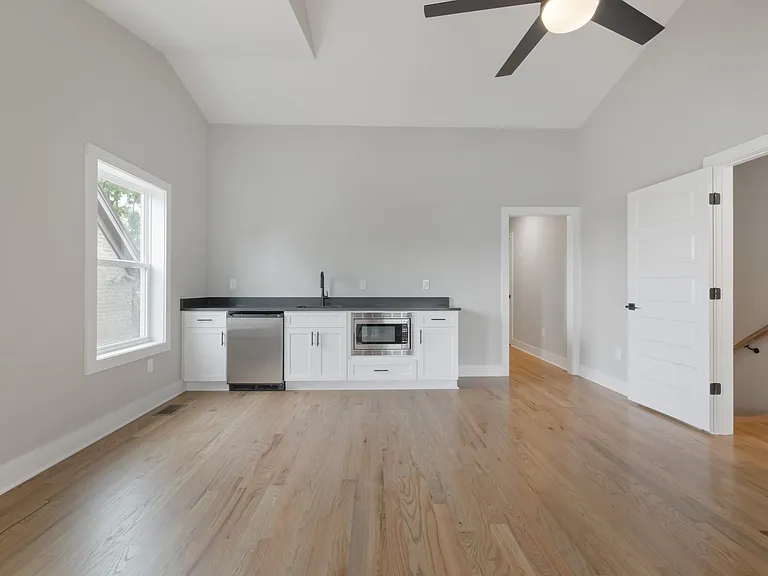 1810B Delta Ave — Photo 33