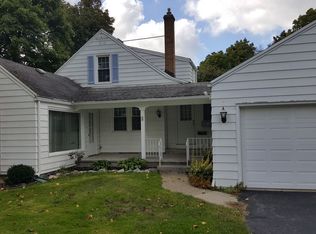 8620 Howard Dr, Williamsville, NY 14221