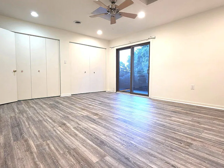 25 Village Dr — Photo 22