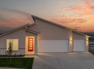 6677 W 27th Ave, Kennewick, WA 99338