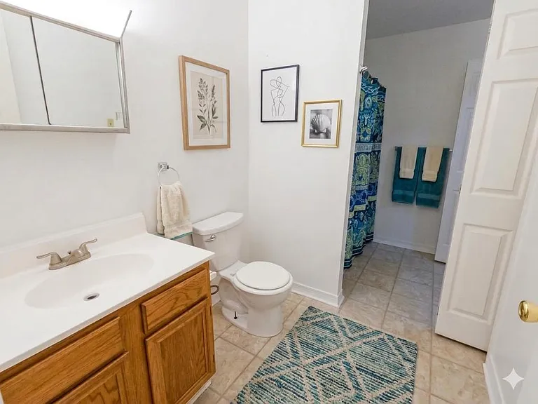 610 Race St #4 — Photo 5