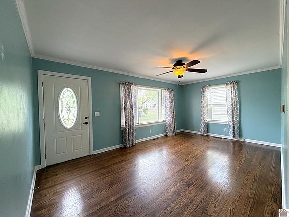 3rd image of 2905 Mayfield Rd