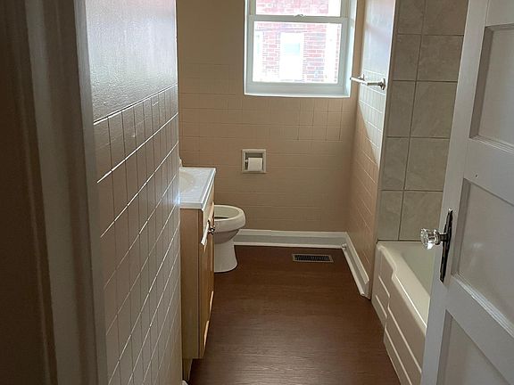3rd image of 12 N Kanawha St #B