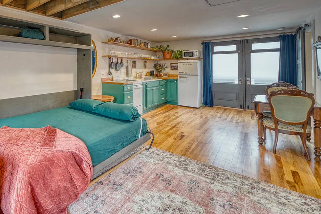 Studio, 500 sqft, $1,500 — Photo 2