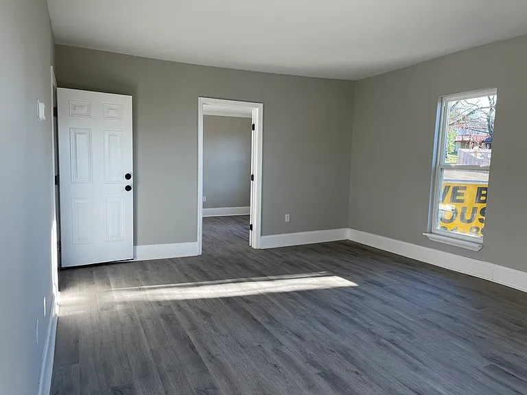 202 E Columbia Ave — Photo 5
