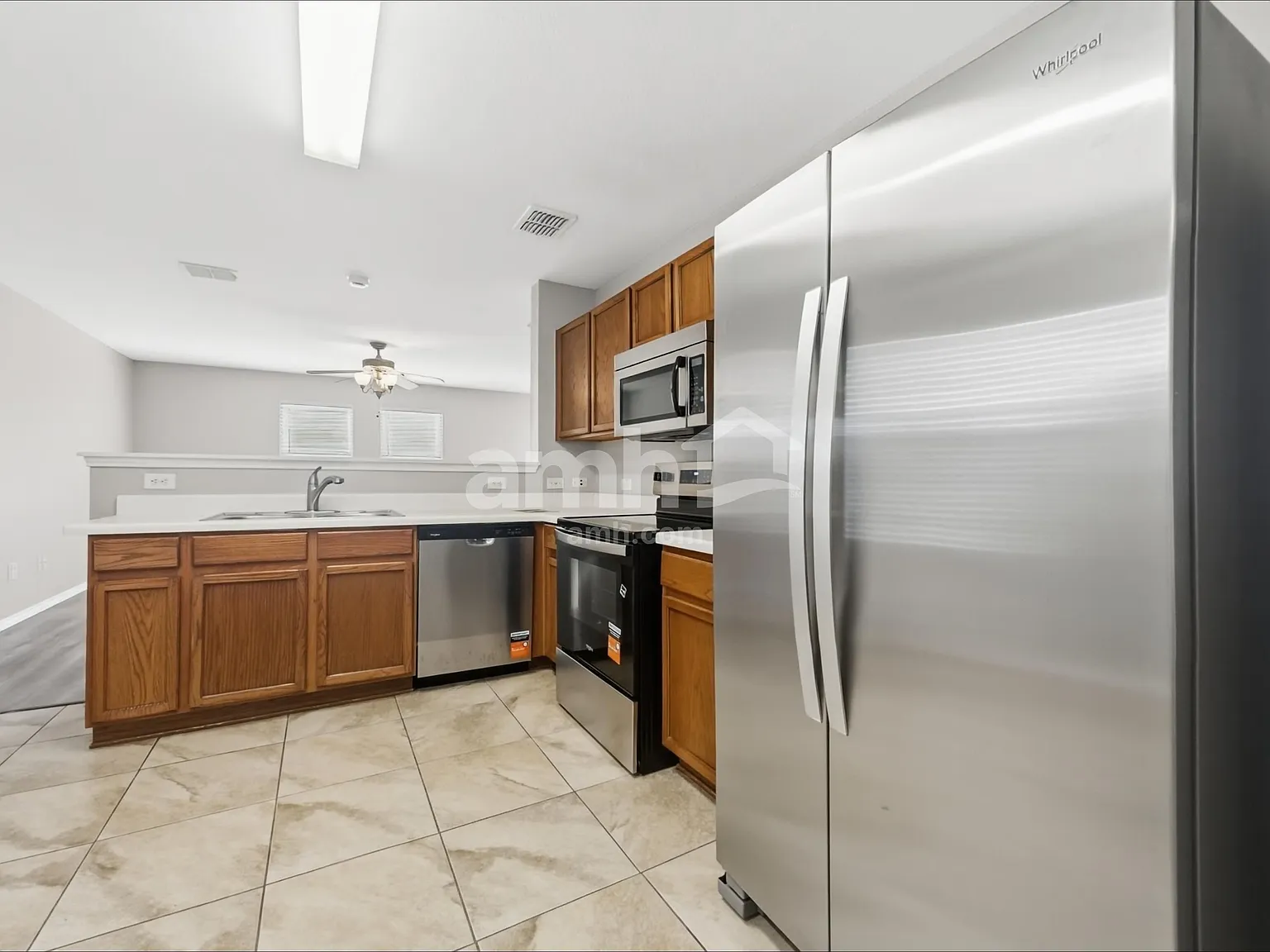 4 bed, 2.0 bath, 1928 sqft, $2,145 — Photo 3