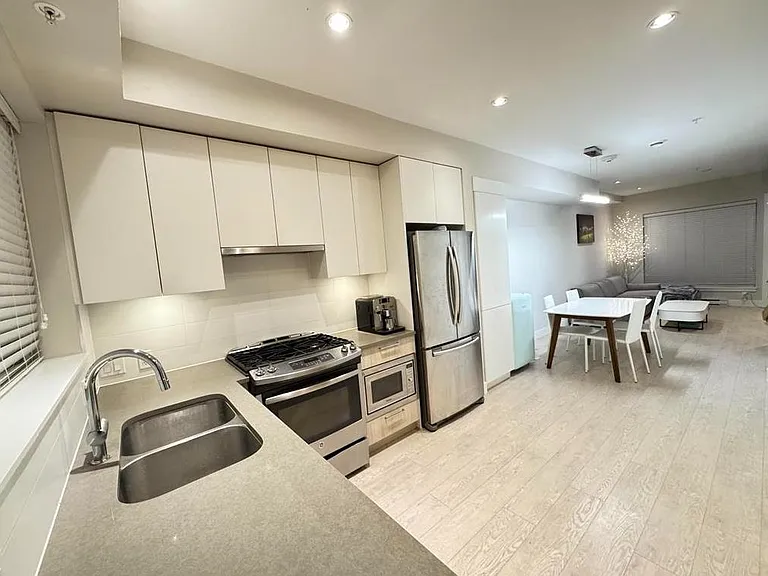 5122 Canada Way #7 — Photo 4