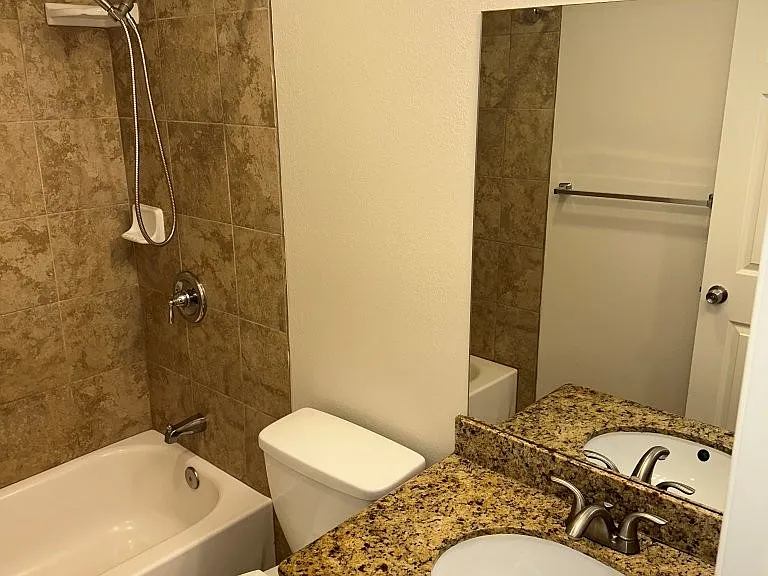 900 Alvarez Ave #8 — Photo 20