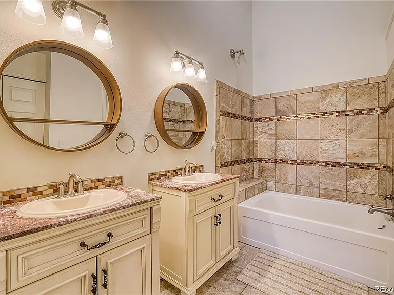 7684 S Cove Cir — Photo 3