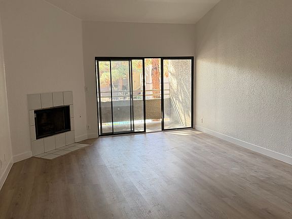 4th image of 5044 S Rainbow Blvd Unit 204