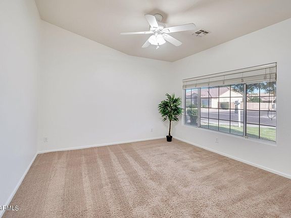 4th image of 678 W JUANITA Avenue