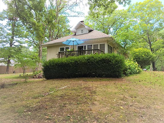 4th image of 127 Robin Hill Dr