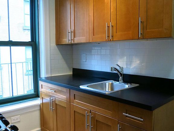 2nd image of 512 E 79th St APT 5G