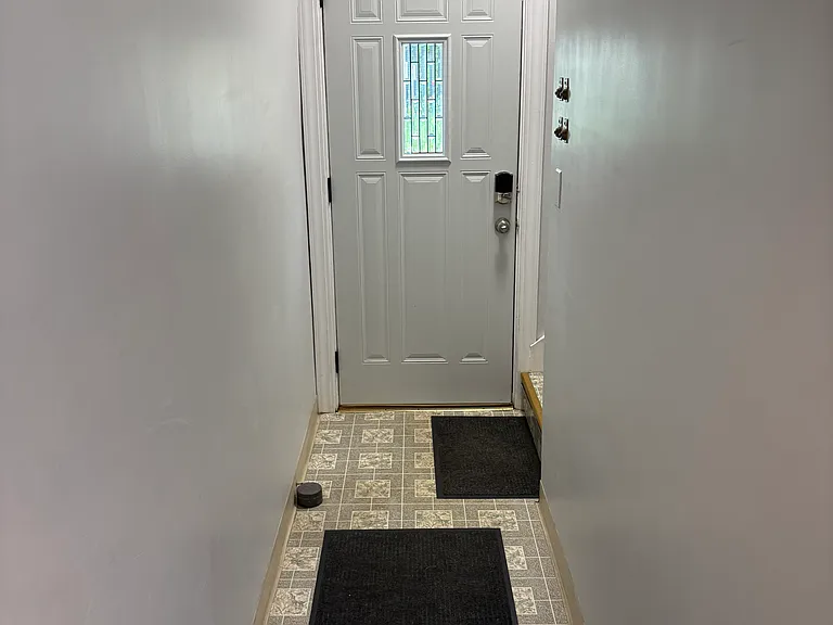 425 Lyon St NE #1 — Photo 5