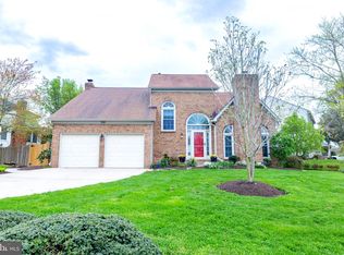 3143 Kinross Cir, Herndon, VA 20171