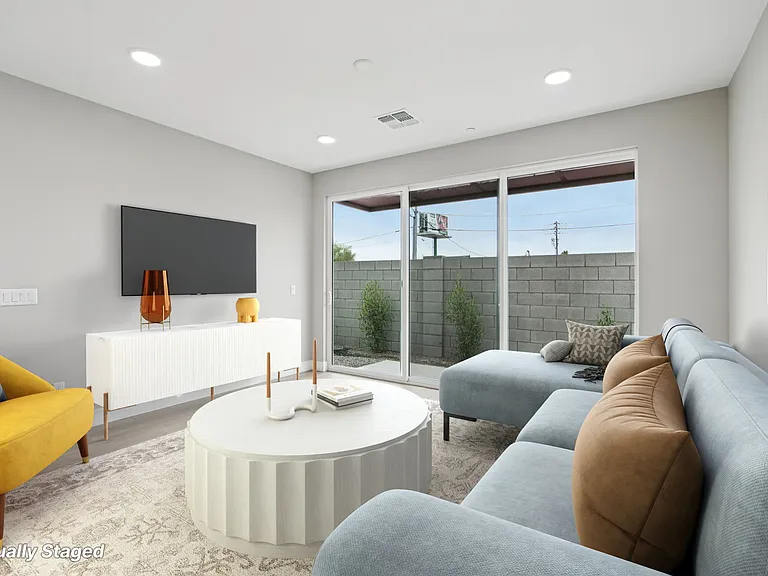 Pasadena Townhomes — Photo 8