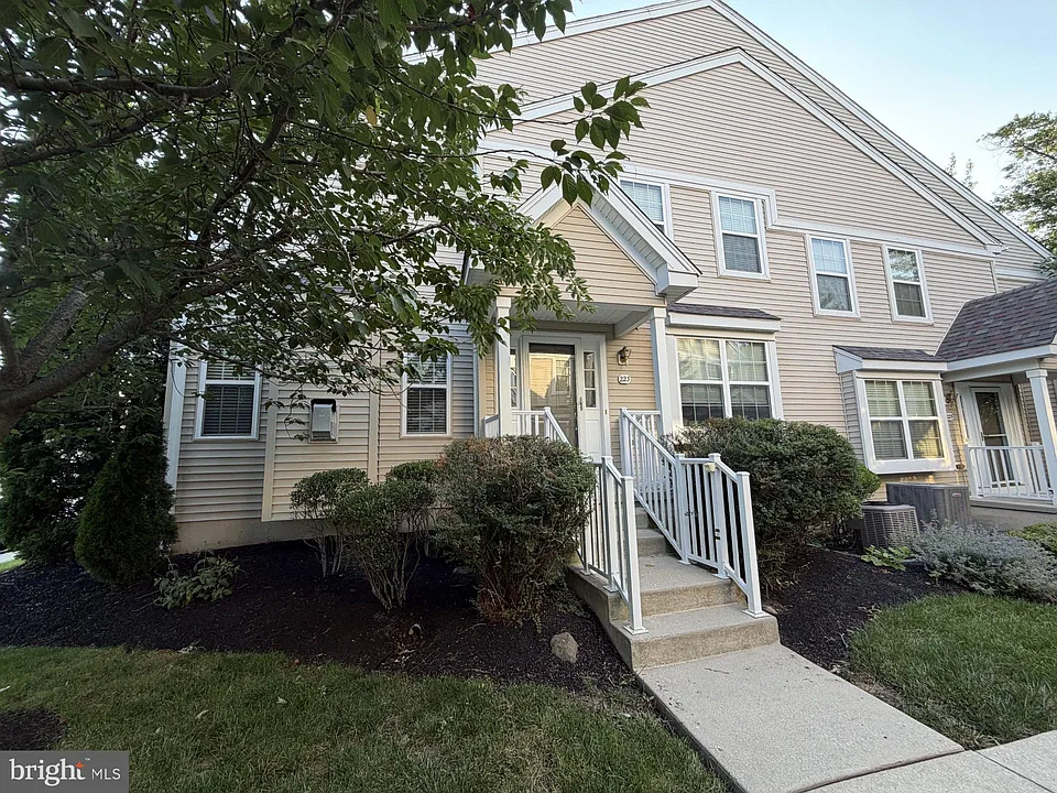223 Flagstone Rd #8
