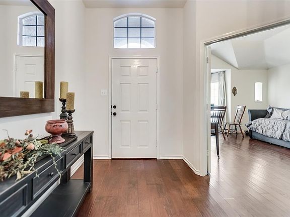 3rd image of 6525 Highland Crest Ln