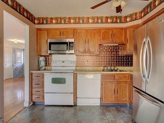 2nd image of 21 Auburn St #54A