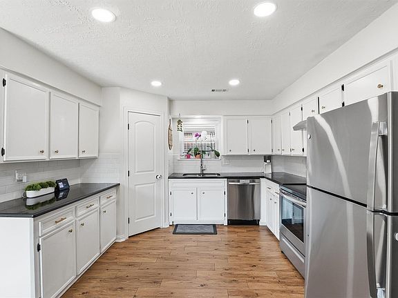 5th image of 21031 Northern Colony Ct