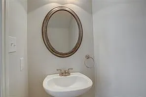 1304 Robin St — Photo 11