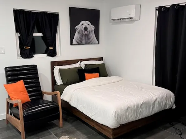 9940 53rd St N Studio Adu, Pinellas Park, FL 33782