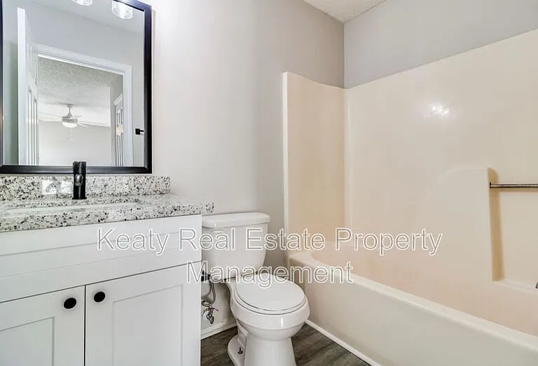 107 Meudon St #D — Photo 26