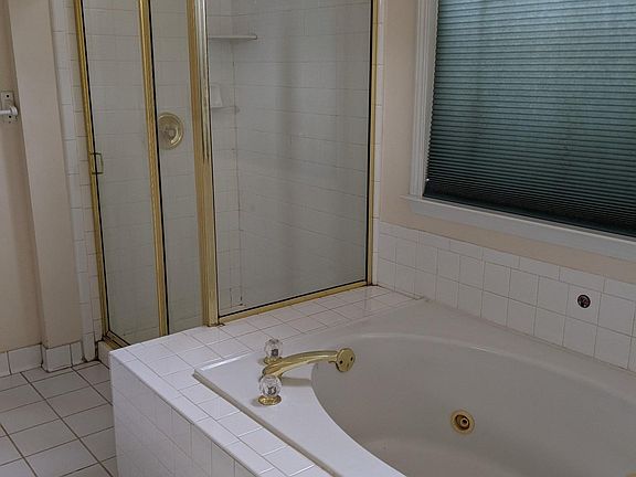 5th image of 760 Cloverwood Ct