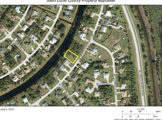 2074 SE North Blackwell Dr, Port Saint Lucie, FL 34952
