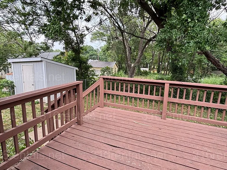 1010 S Topeka St — Photo 13