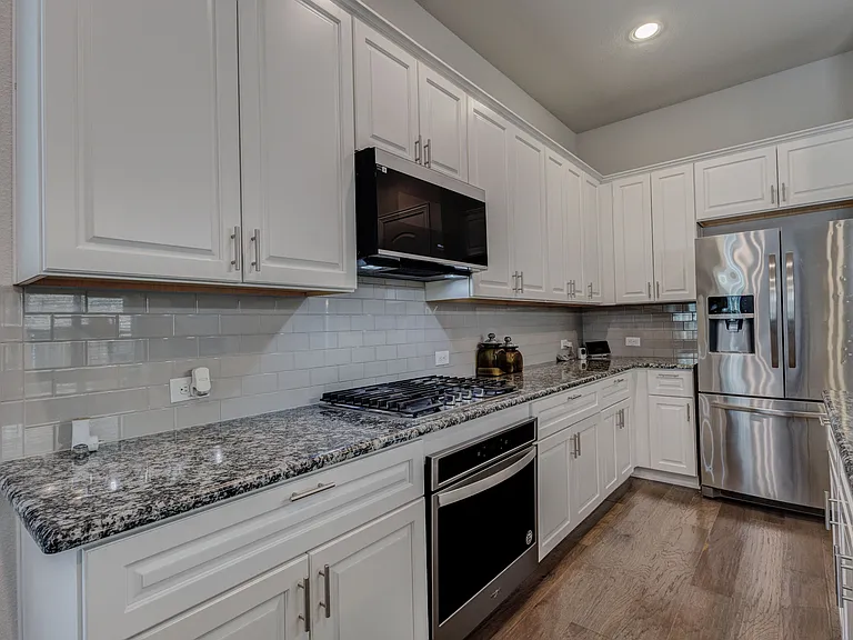 4248 Del Rey Ave — Photo 17