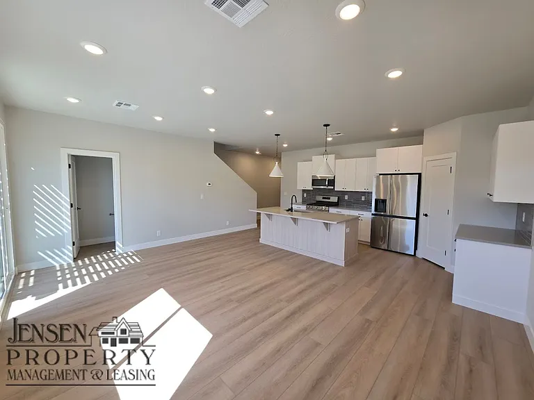 3984 E Fossil Way — Photo 5