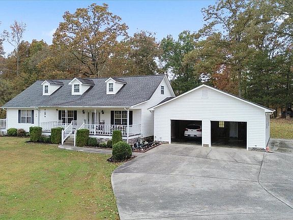 3rd image of 871 Robinson Rd