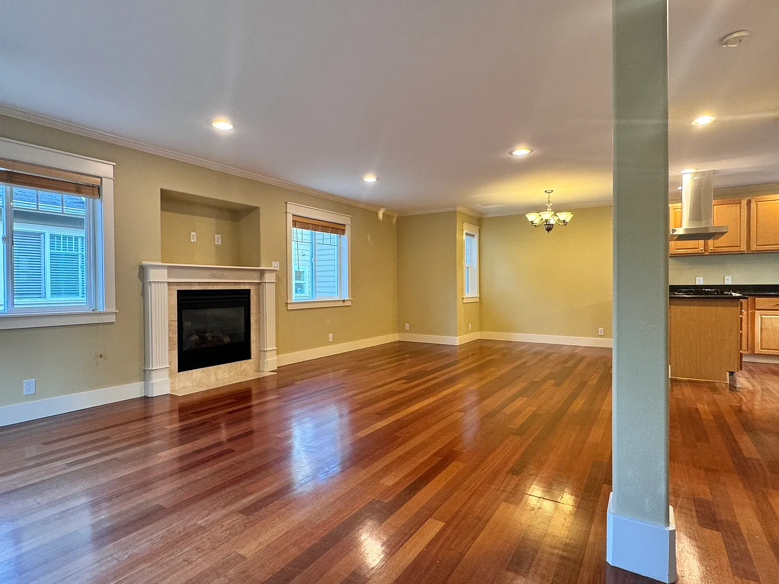 3 bed, 1570 sqft, $3,300 — Photo 2