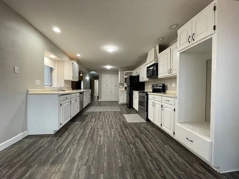 5341 Bees Ln — Photo 2