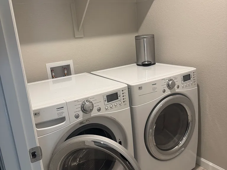 Washroom is on 2nd level for easy access to all rooms.