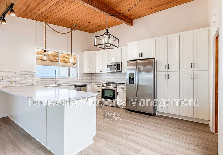 2655 Loring St — Photo 7
