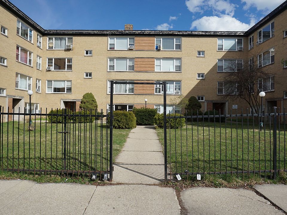 1st image of 6127 N Seeley Ave APT 3C