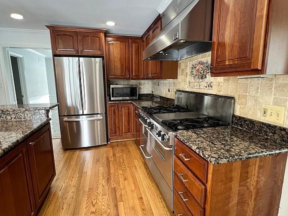 3rd image of 1213 Perry William Dr