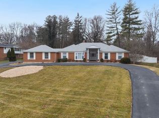 141 Bon Chateau Dr, Saint Louis, MO 63141