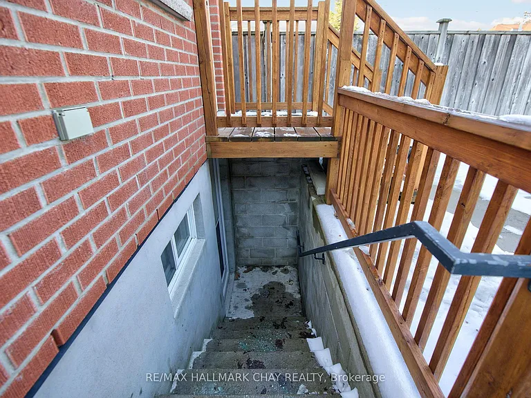 45 Caledonia Rd #LOWER — Photo 19