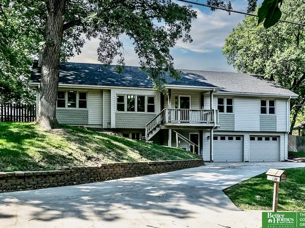 124 Bellevue Blvd S, Bellevue, NE 68005