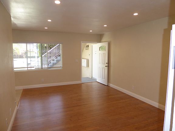 5th image of 209 Wesley Ave