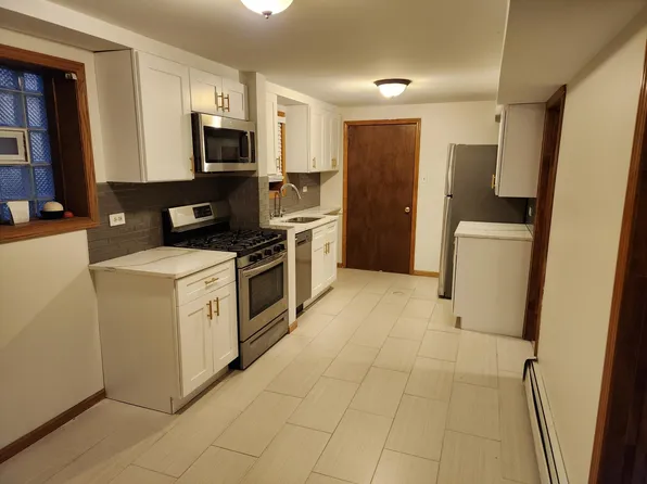 2019 W Warner Ave, Chicago, IL 60618