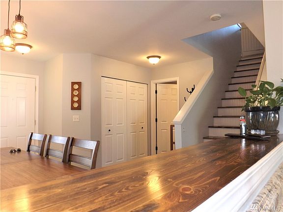 5th image of 10018 Cole Ct SE