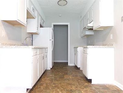 1st image of 300 Neely Ave #2C