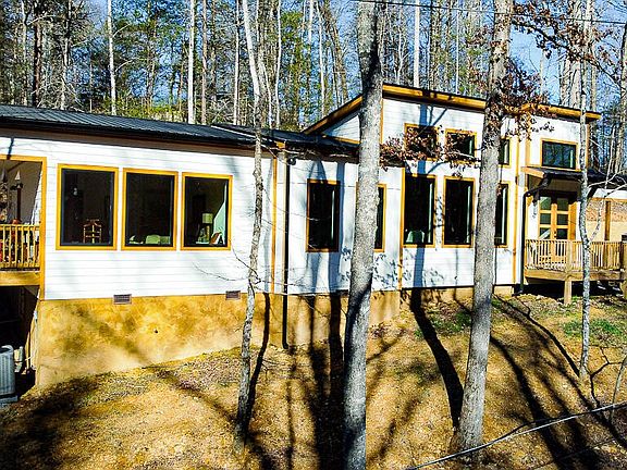 2nd image of 657 Crescent Dr