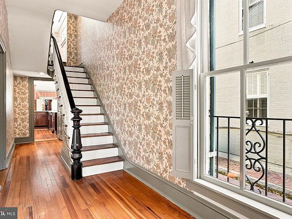 5th image of 250 Prince George St
