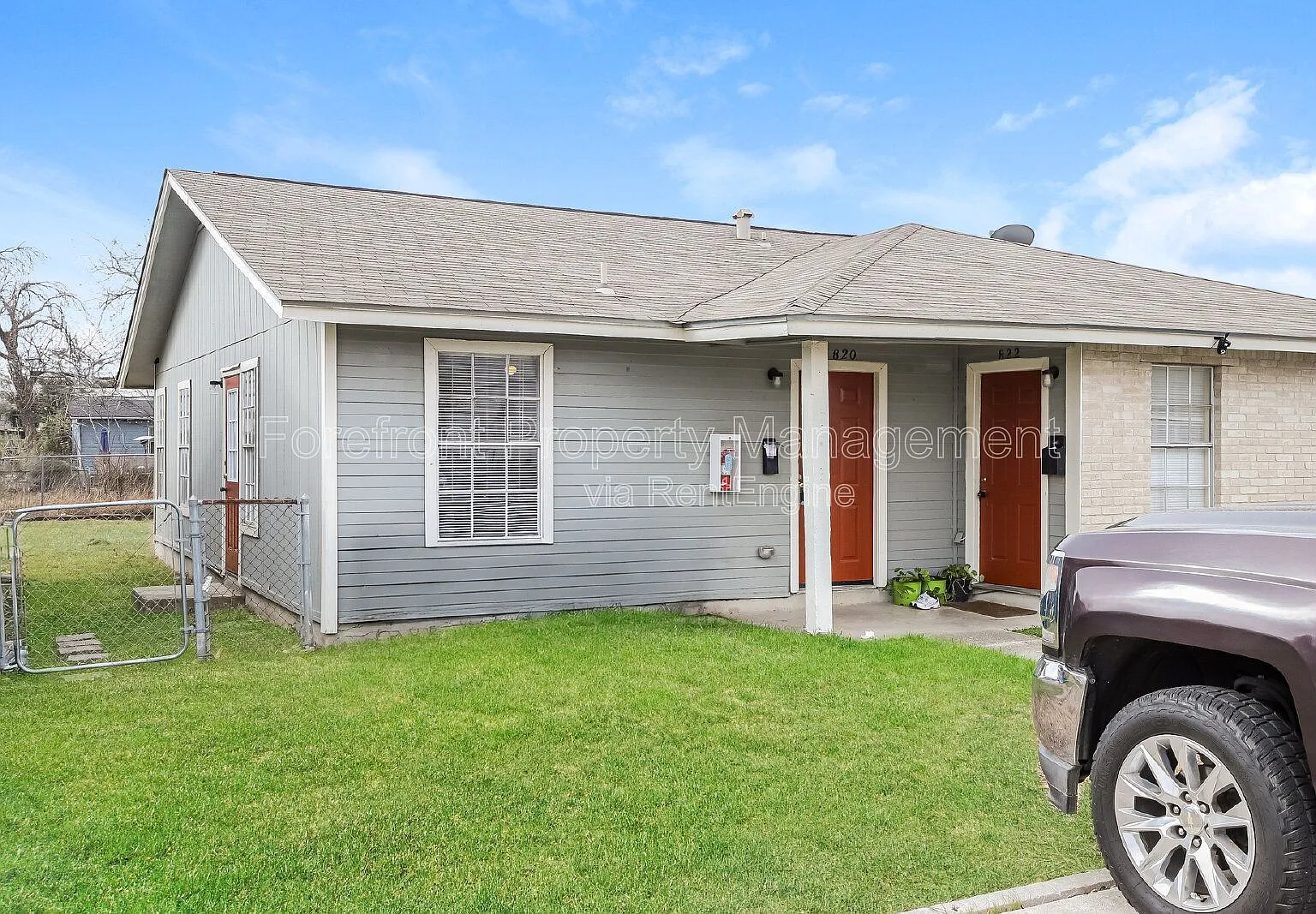 2 bed, 1.0 bath, 767 sqft, $998 — Photo 2